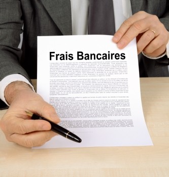 Gestion des dépenses : Faites la chasse aux frais bancaires !